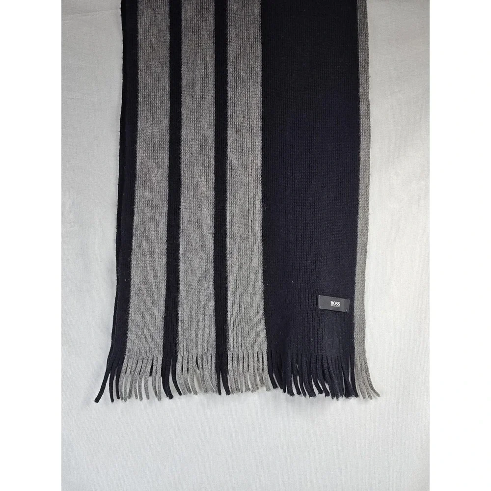Hugo Boss Scarf Mens Grey Black Striped Ribbed Knit Wool Blend Made in Italy‎